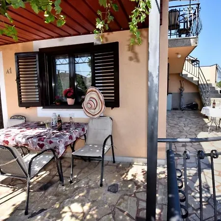 In With Sea View, Terrace, Air Conditioning, Wifi * Funtana