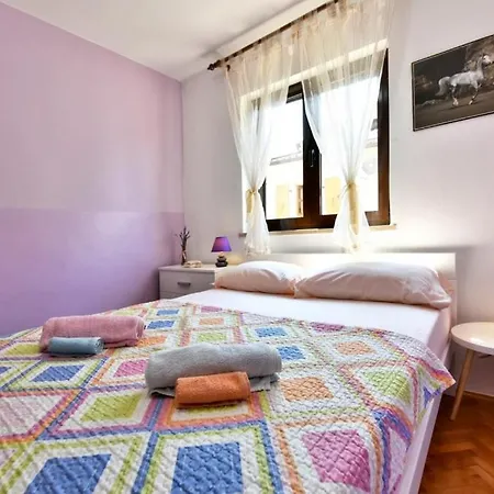 In With Sea View, Terrace, Air Conditioning, Wifi Lejlighed Funtana